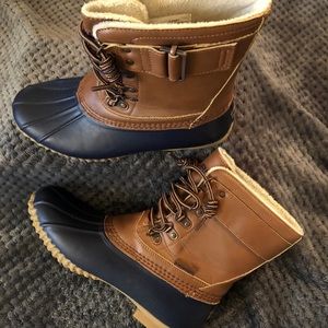 Duck boots